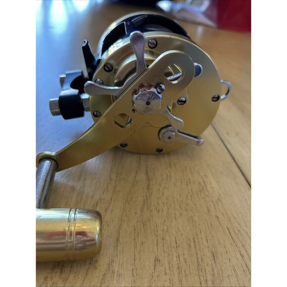 Vintage Accurate Accuframe fishing reel Penn Senator Accuplates 4/0 Gold Handle - Picture 3 of 8